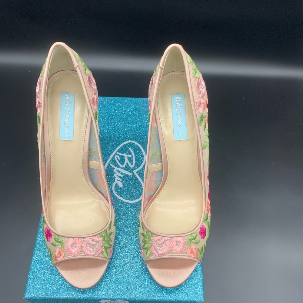 Betsy Johnson size 9 floral Pink multi color 4 inch pep toe heels. Never worn